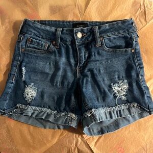 Blue Distressed Denim Shorts CELEBRITY PINK size 0/24